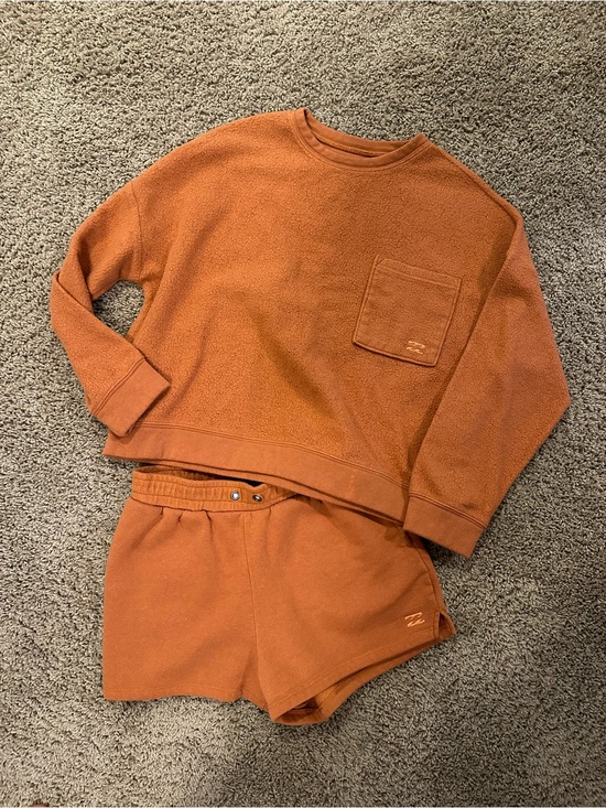 Billabong Pants - Billabong Women's Rust Orange Lounge Set - Pullover & Shorts